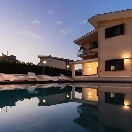 Deep Blue Sea بيت للعطل