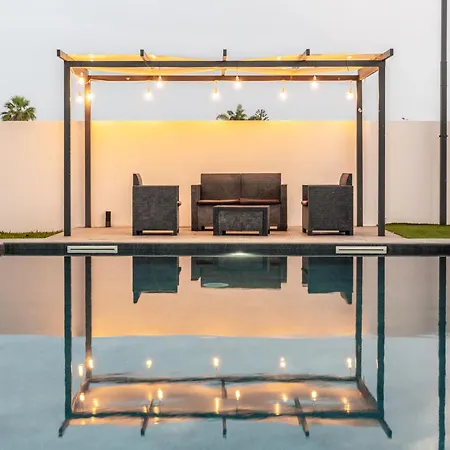 Deep Blue Sea بيت للعطل أرينيلا