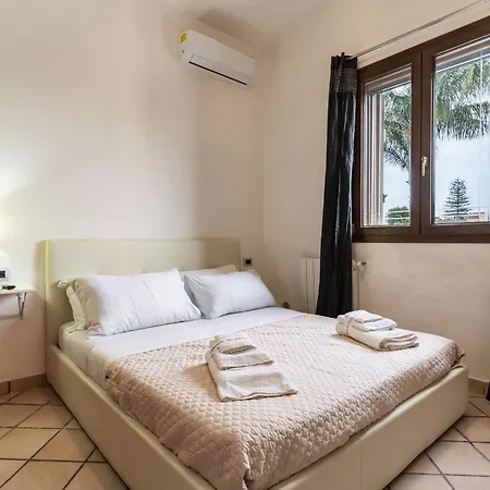 Deep Blue Sea بيت للعطل