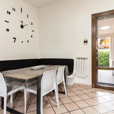 بيت للعطل Deep Blue Sea أرينيلا