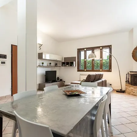 Deep Blue Sea بيت للعطل