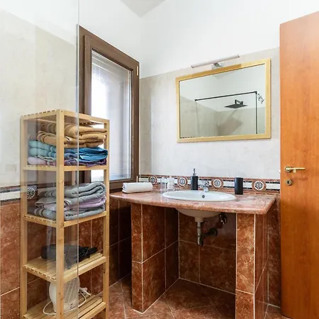 Deep Blue Sea * أرينيلا