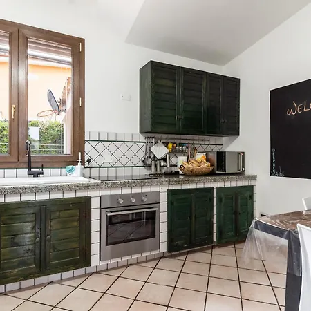 Deep Blue Sea بيت للعطل