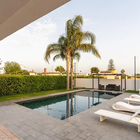 Deep Blue Sea بيت للعطل أرينيلا